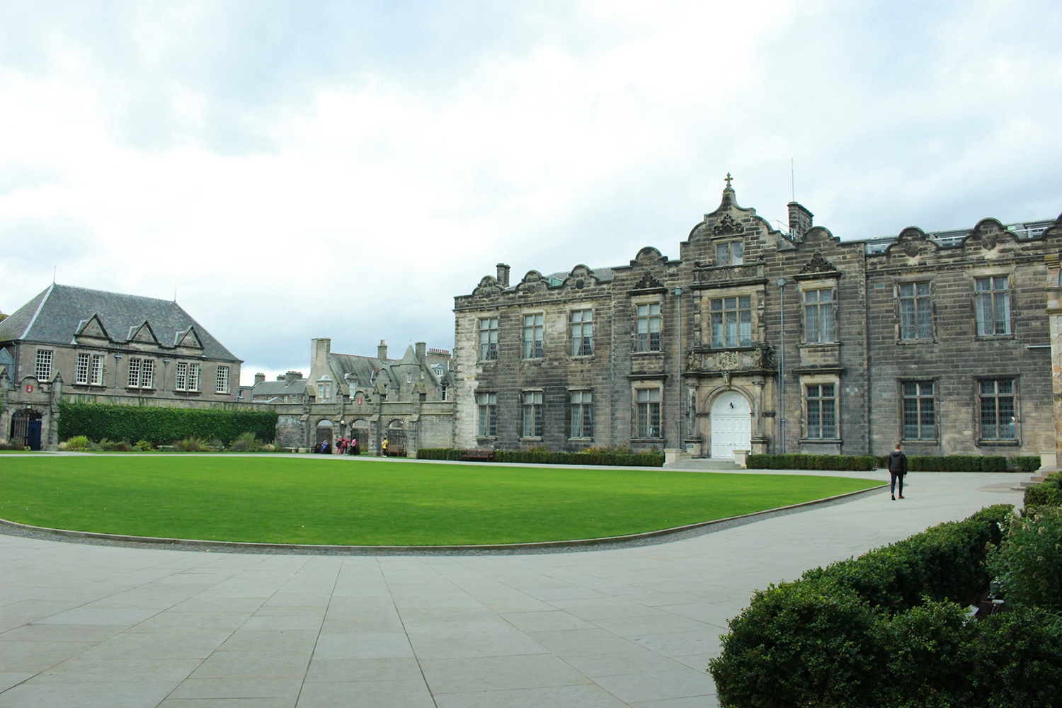 最新封锁限制已出！下周英国学生都可以返回校园进行面对面教学？