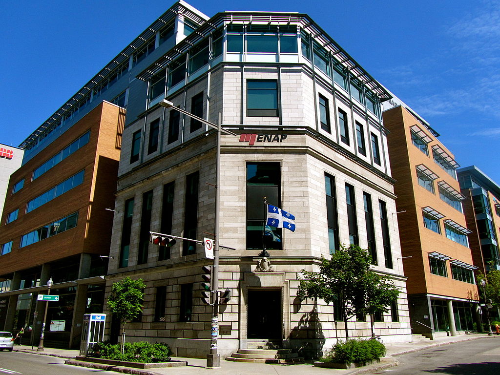 家境一般的学生可以出国留学吗？超半数家庭可接受的留学费用是这个数！