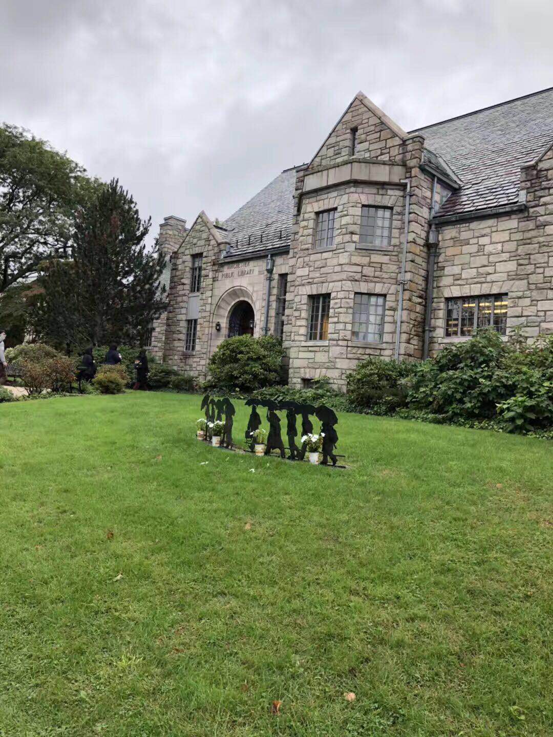 美国政府的留学政策对国际学生带来哪些影响？