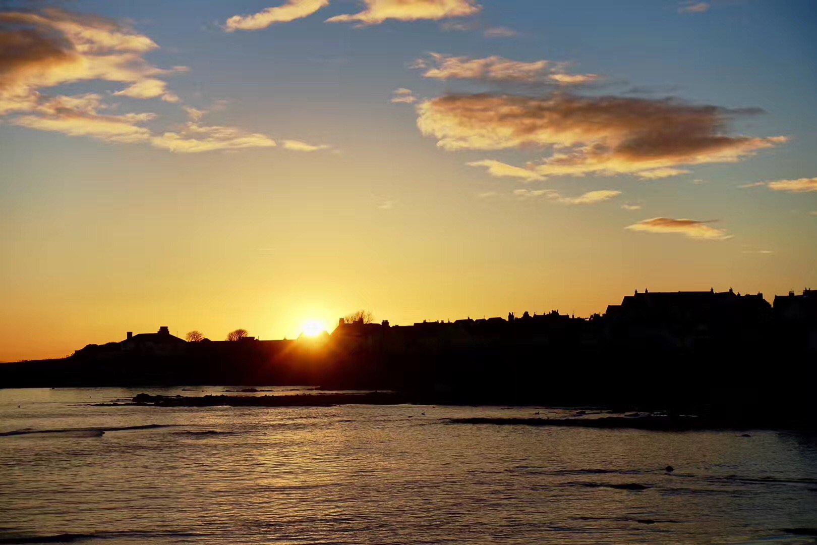 去英国留学读会计专业有哪些热门院校和申请条件？