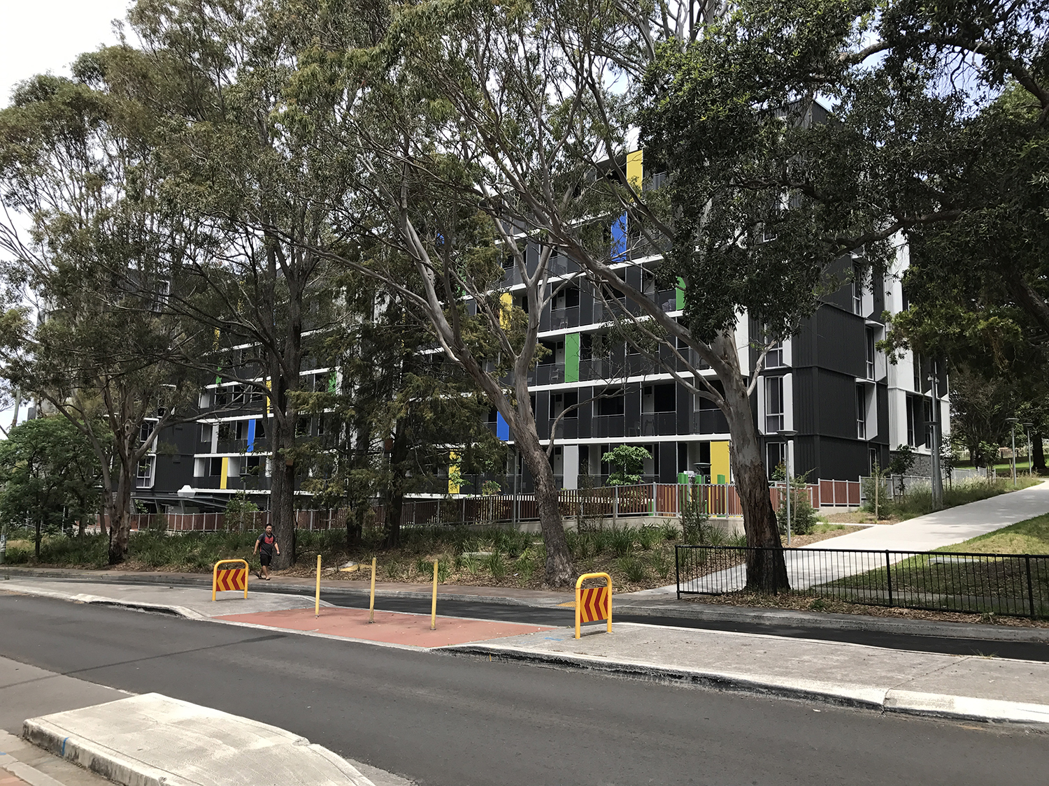 好消息：悉大、昆大、迪肯大学陆续开放线上奖学金！