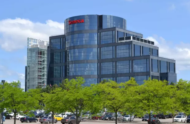 加拿大著名大学强制打疫苗