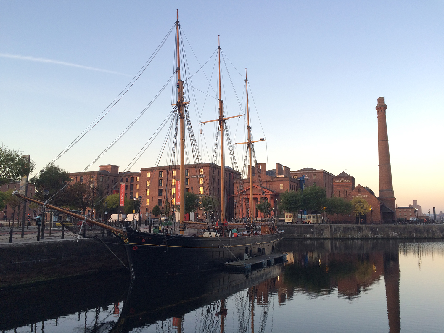 2020年英国留学各阶段学费介绍