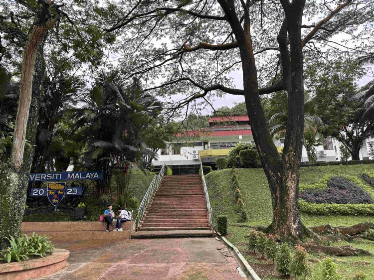 罗德斯留学到访马来亚大学