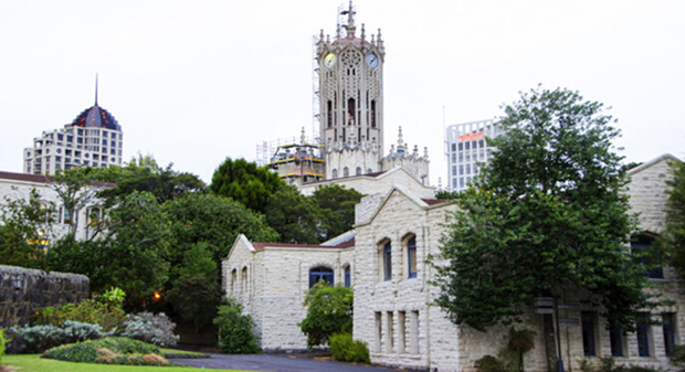 奥克兰大学学费