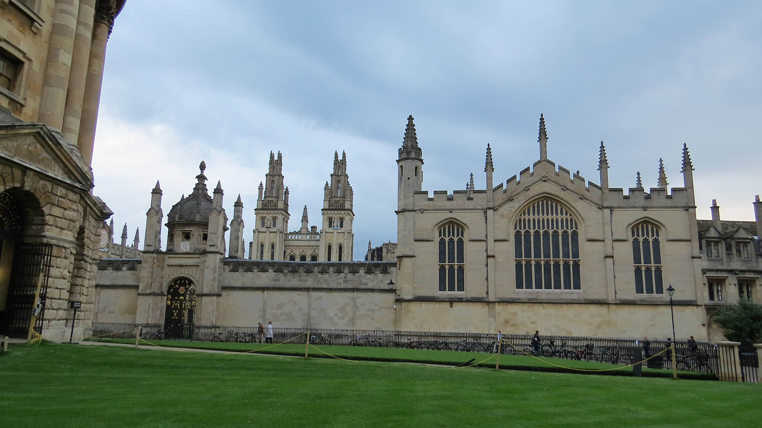 喜讯！英国放宽32地旅行建议！红色名单缩减仅剩7个国家！