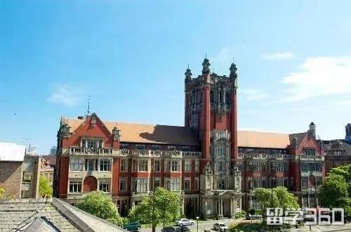 听说你拿到了10000澳元奖学金！住宿费还能减半！