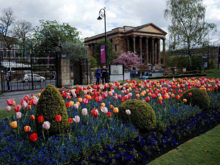 英国大学TOP20学费排名！学校越好学费越贵，哭了！